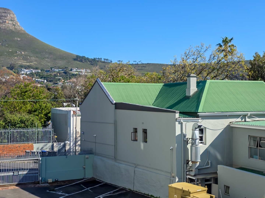 2 Bedroom Property for Sale in Oranjezicht Western Cape